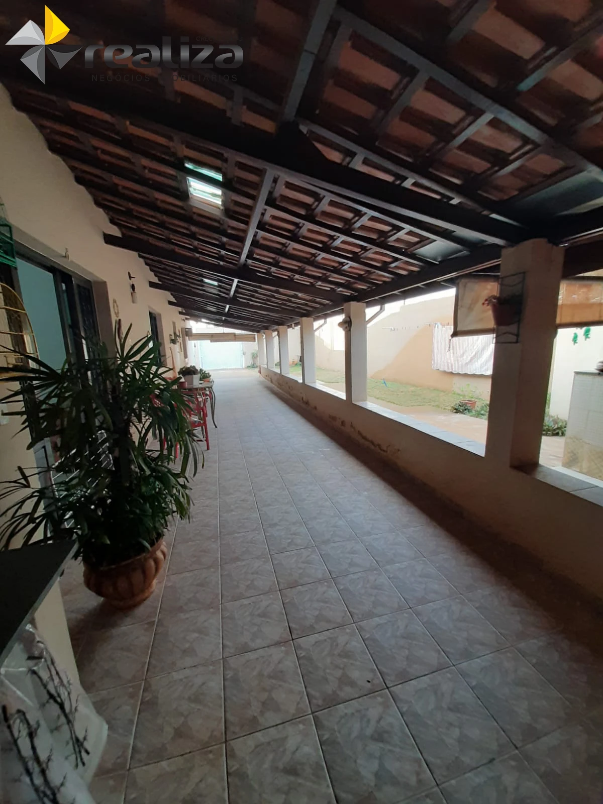 Casa com 2 dormitórios (sendo 1 suíte)