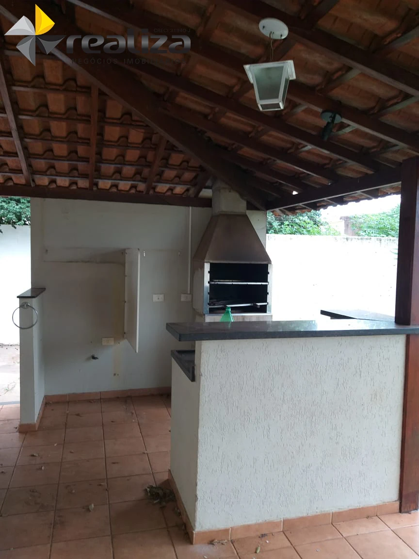 Casa com 2 dormitórios e excelente localização