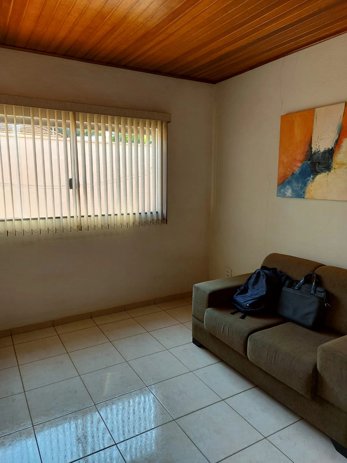 Casa com 2 dormitórios (sendo 1 suíte) e barracão/ponto comercial