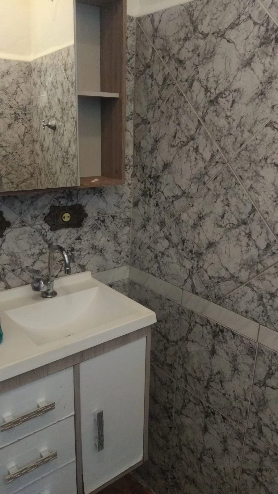 Casa com 2 dormitórios e excelente localização.