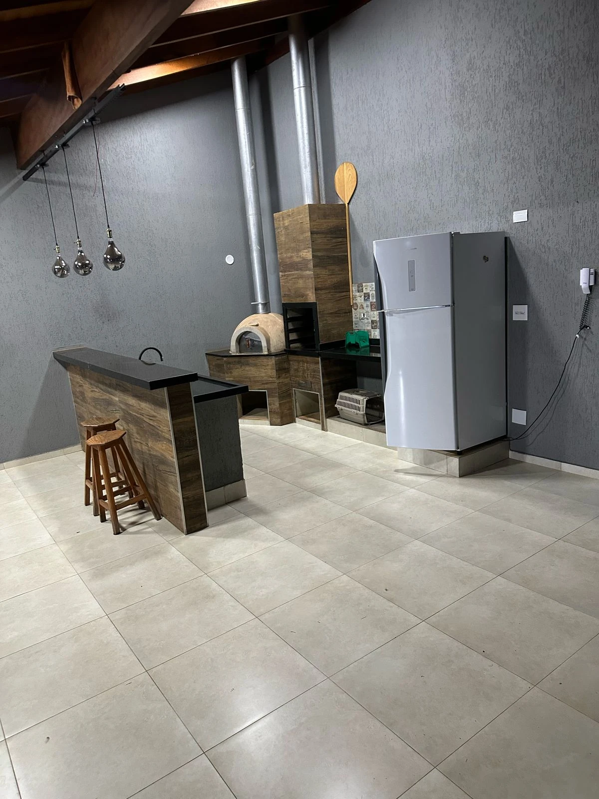 Casa com 3 dormitórios (sendo 1 suíte) com excelente localização