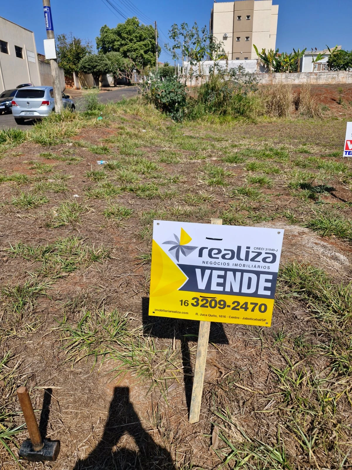 Terreno de esquina com localização privilegiada