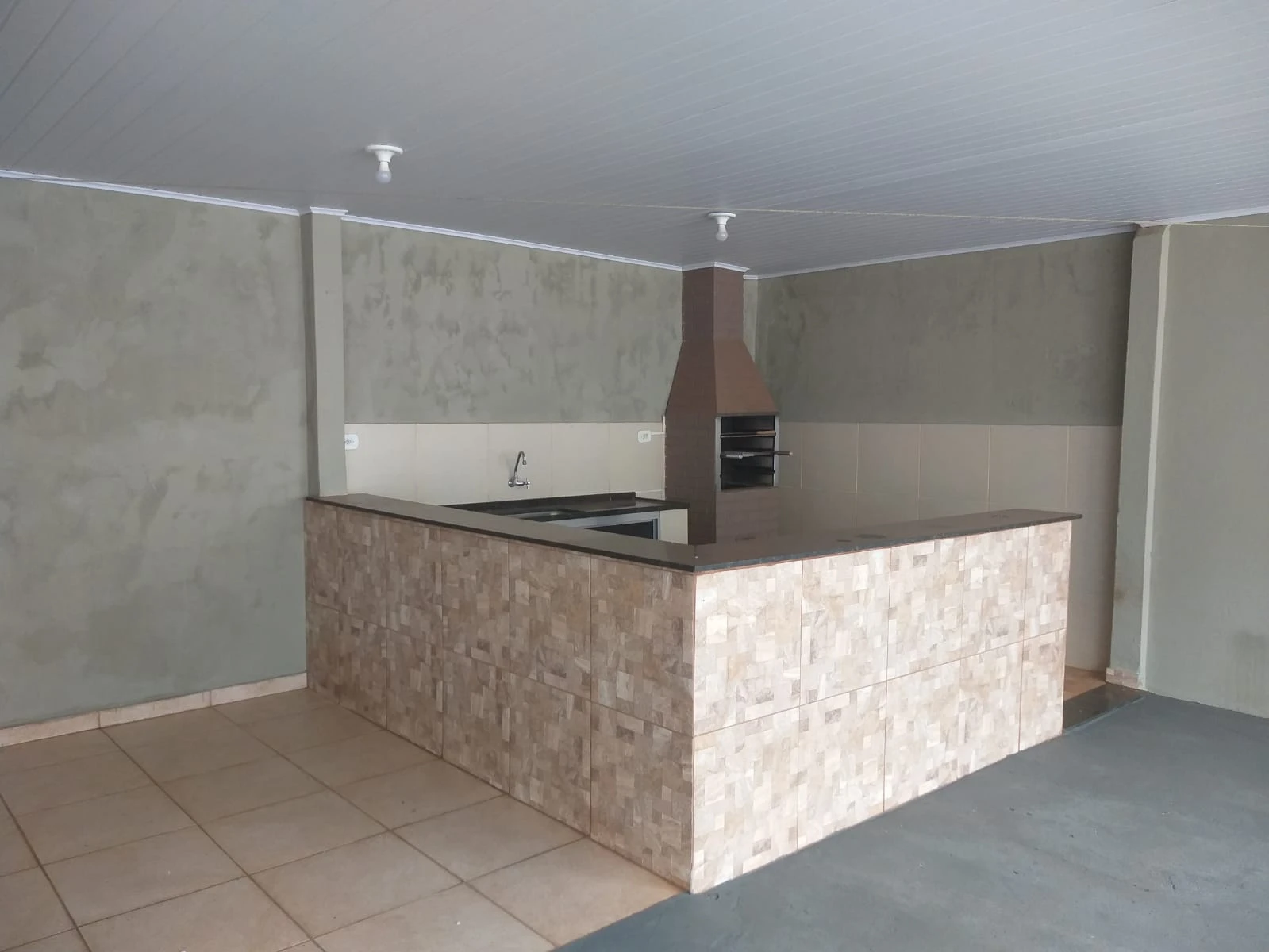 Casa com 3 dormitórios e área de lazer