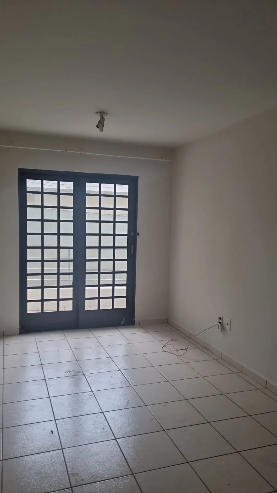 Apartamento com 2 quartos, 1 vaga coberta de garagem