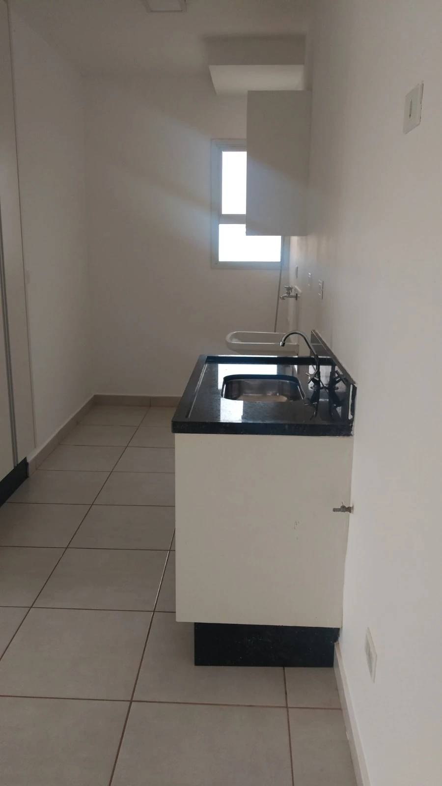 Apartamento com 2 dormitórios próximo a UNESP
