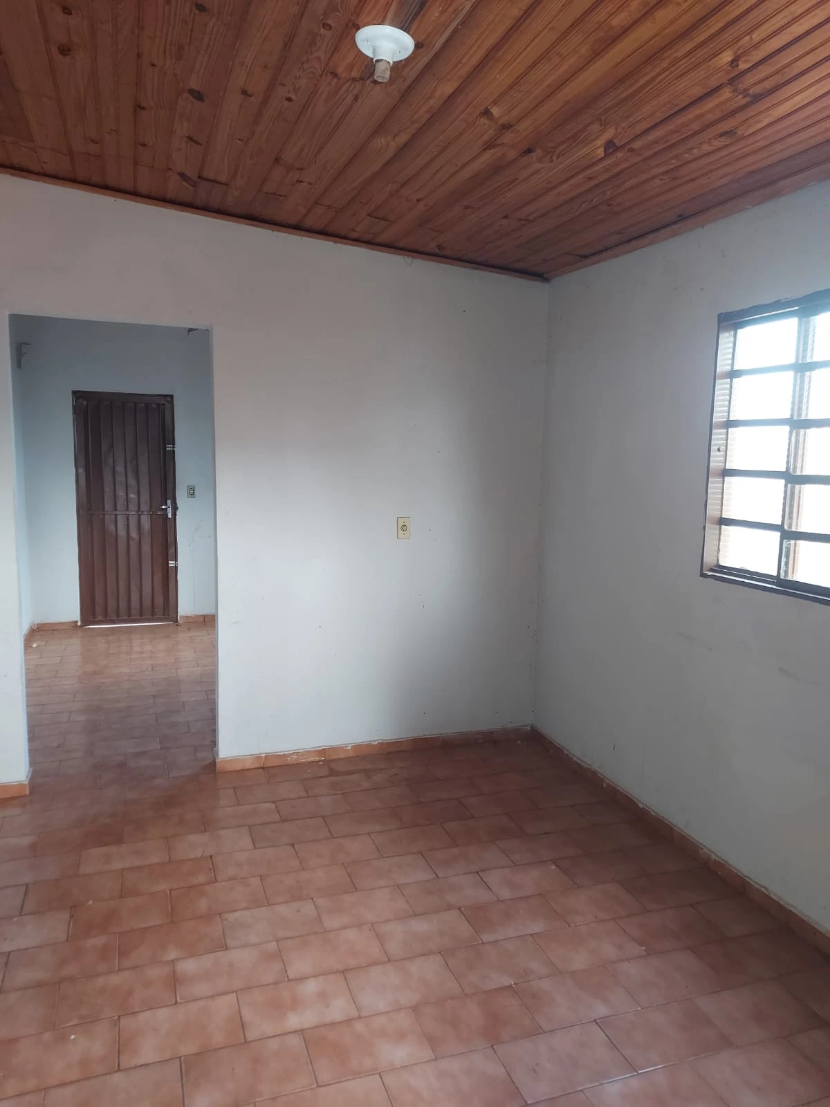Casa com 2 dormitórios + edícula