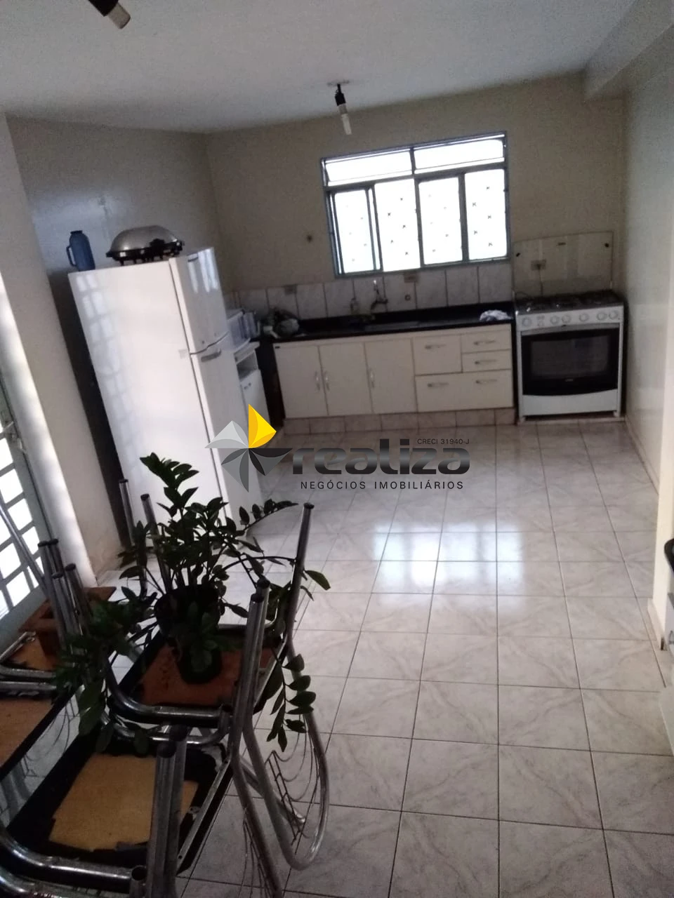 Casa com 2 dormitórios e excelente localização