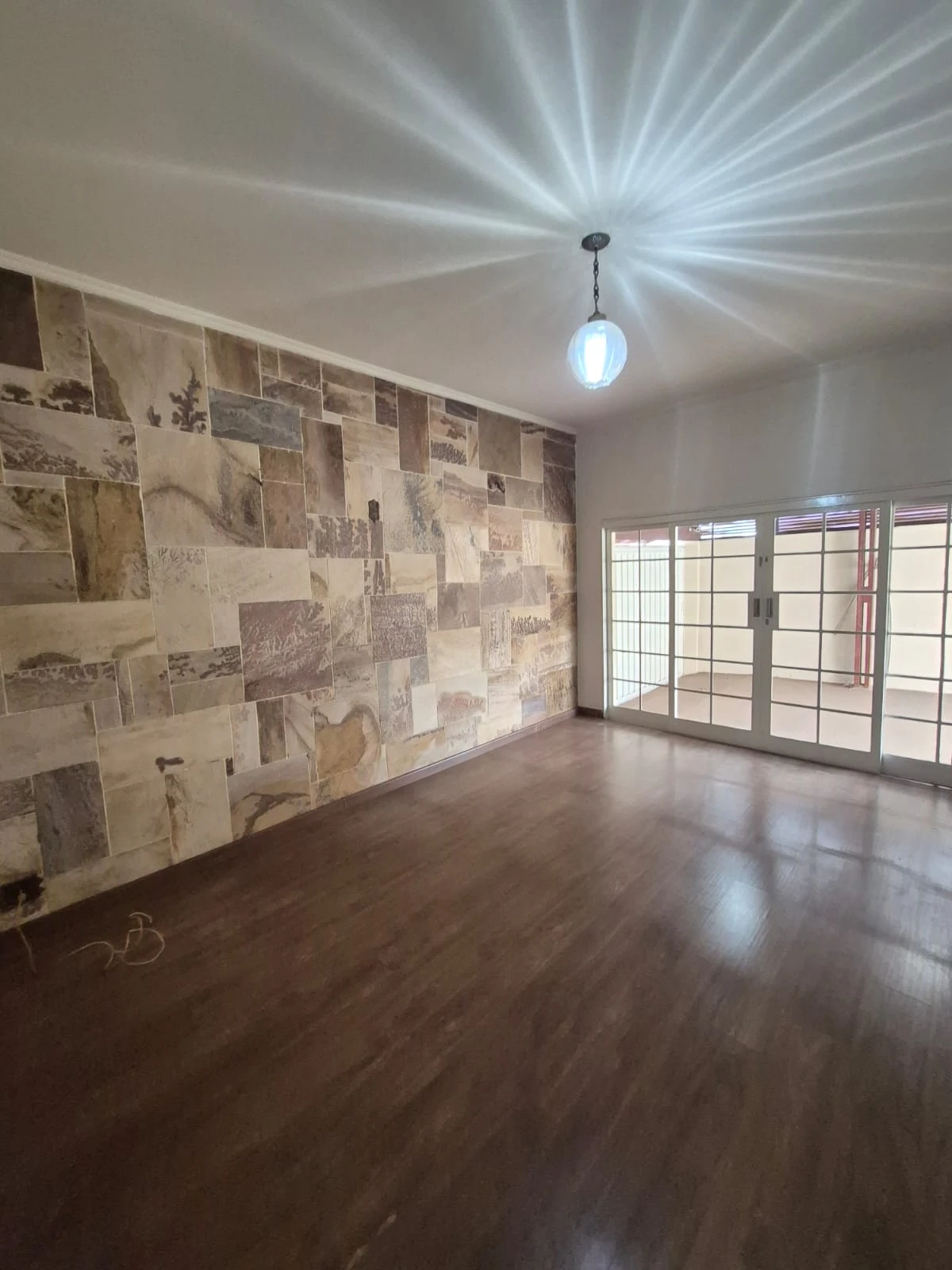 Casa com 3 dormitórios no Centro da cidade.
