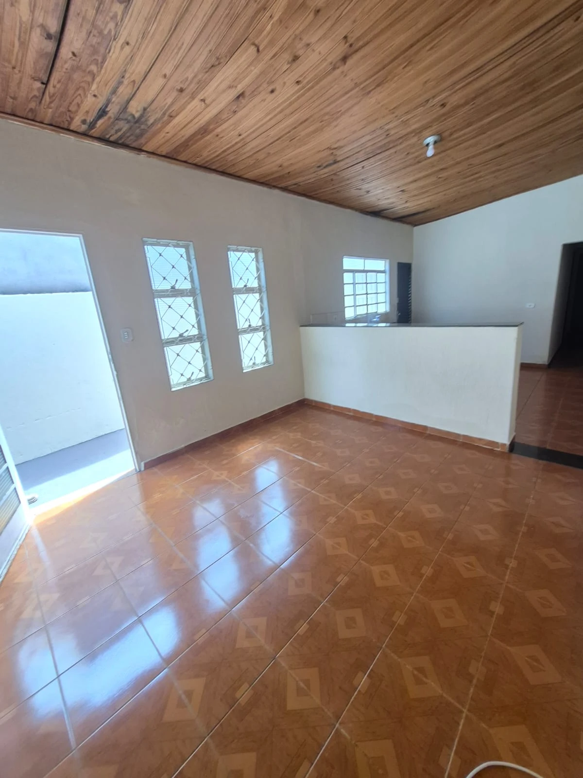 Casa com 2 dormitórios.