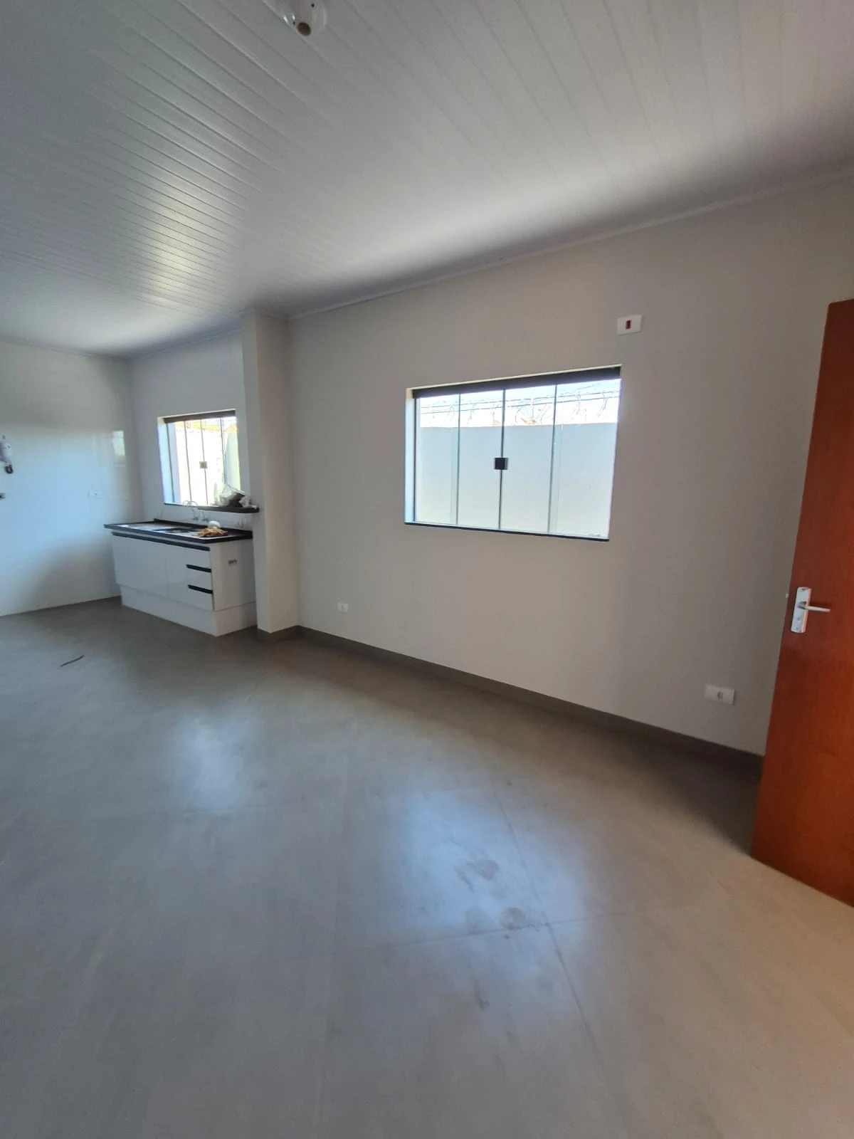 Casa com 2 dormitórios e excelente localização.