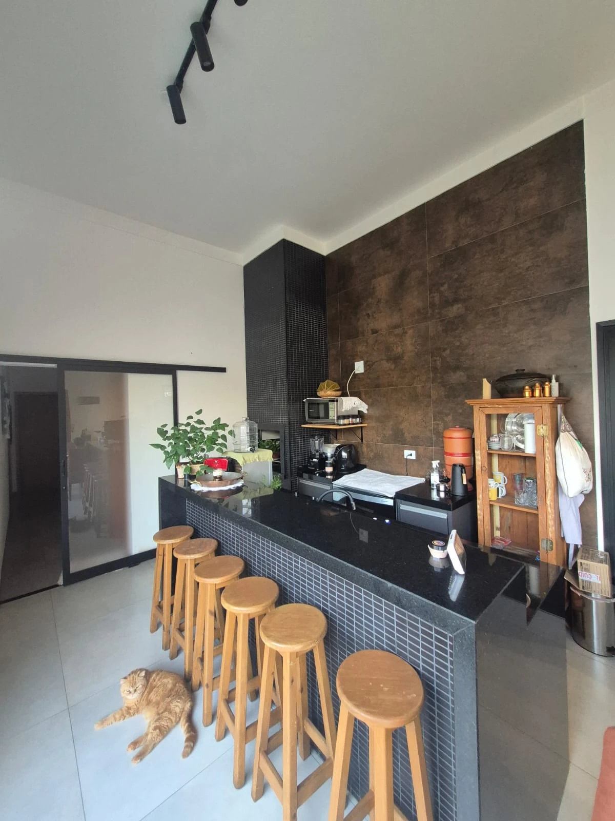 Casa com 3 Suítes em Excelente localização