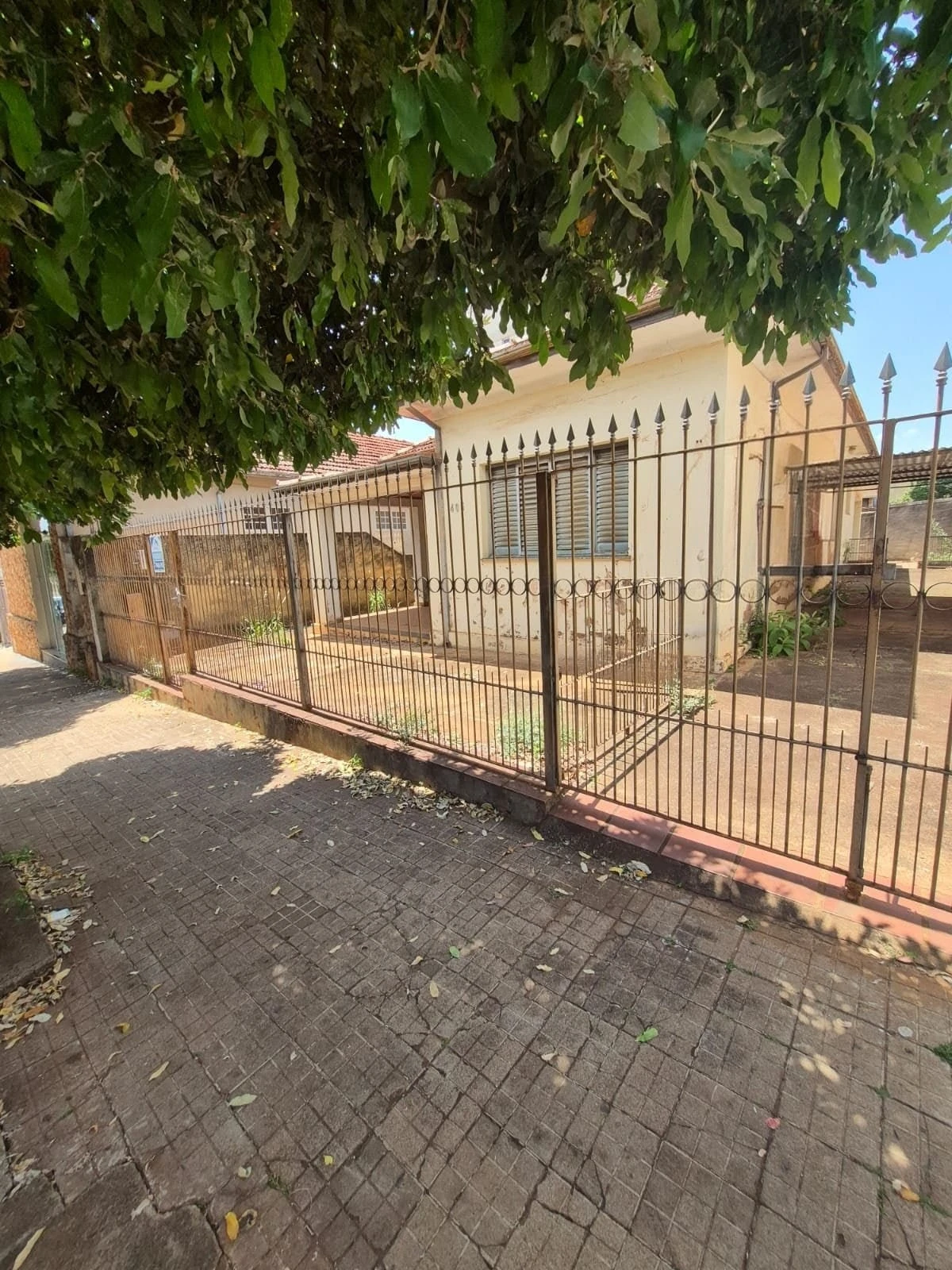 Casa com 2 dormitórios no Centro cidade