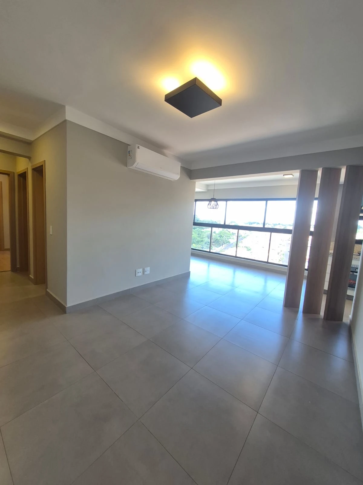 Apartamento Com 2 dormitórios no Centro da cidade.