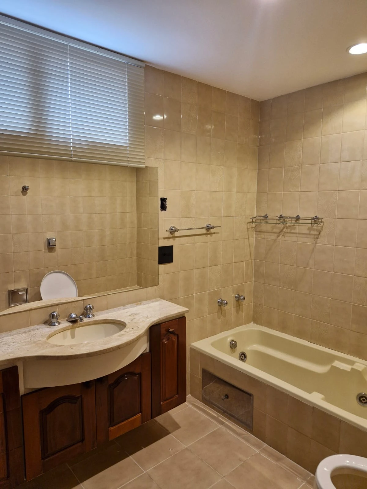 Apartamento com 3 dormitórios (sendo 1 suíte) e 2 vagas de garagem