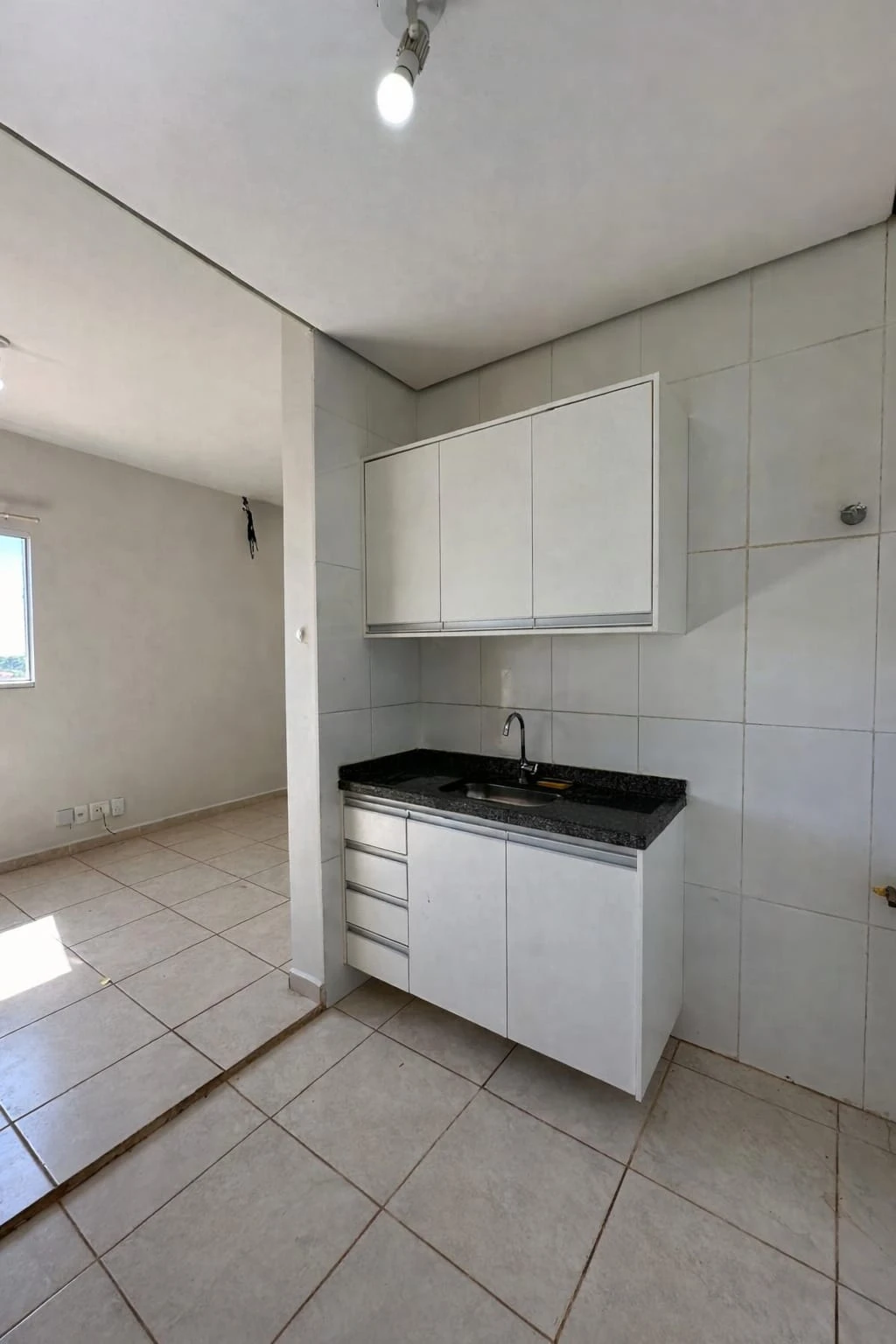 Kitnet com móveis planejados