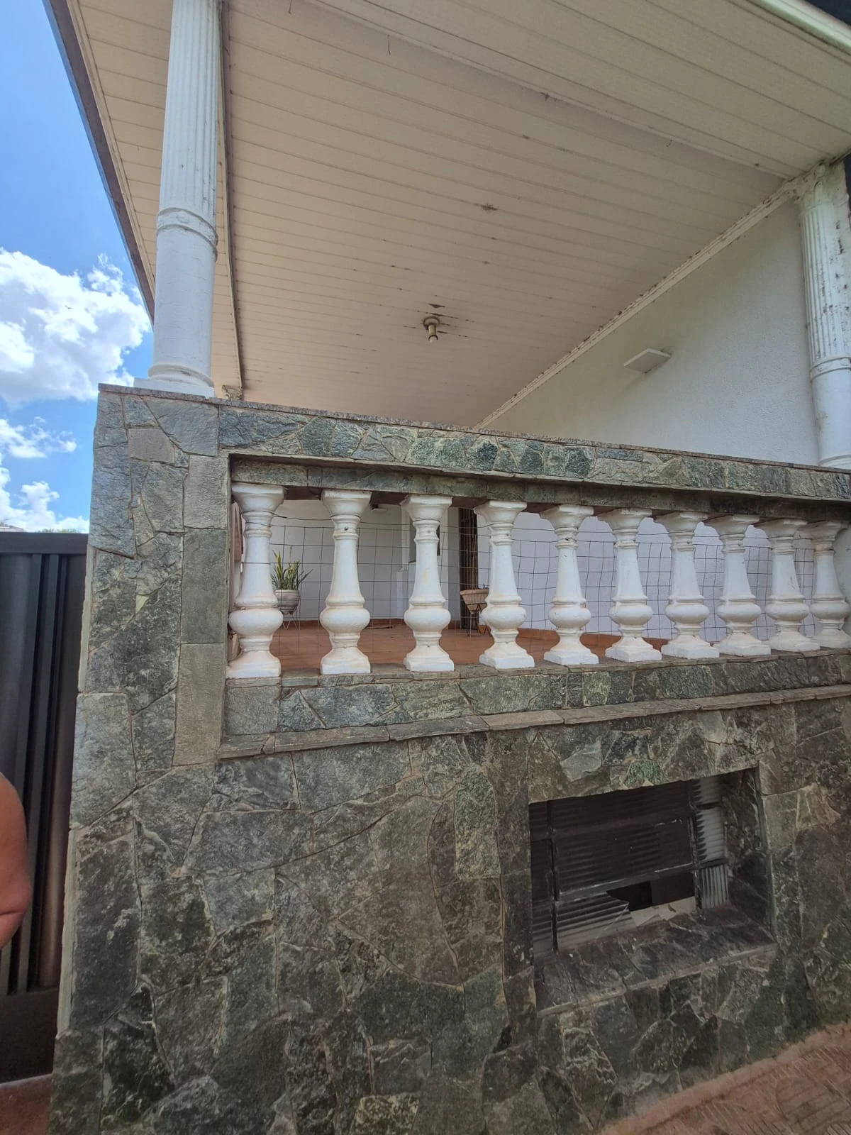 Casa em Excelente localização.