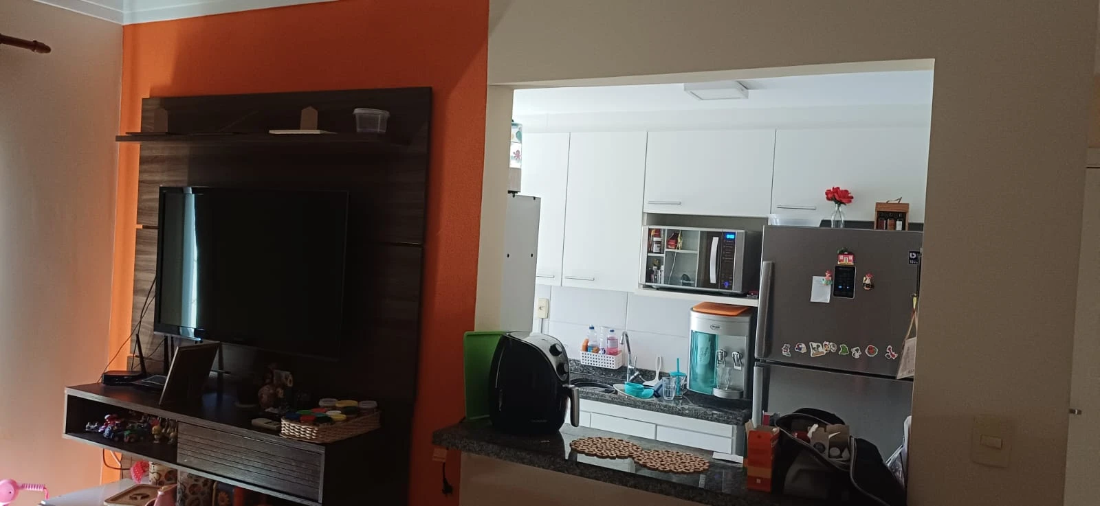 Apartamento com 2 dormitórios sendo 1 suite