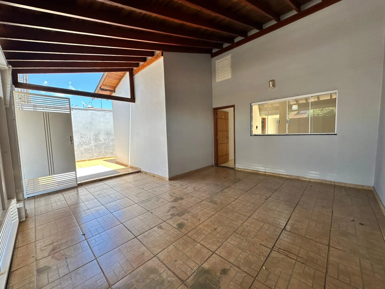 Casa com 3 dormitórios sendo 1 suíte