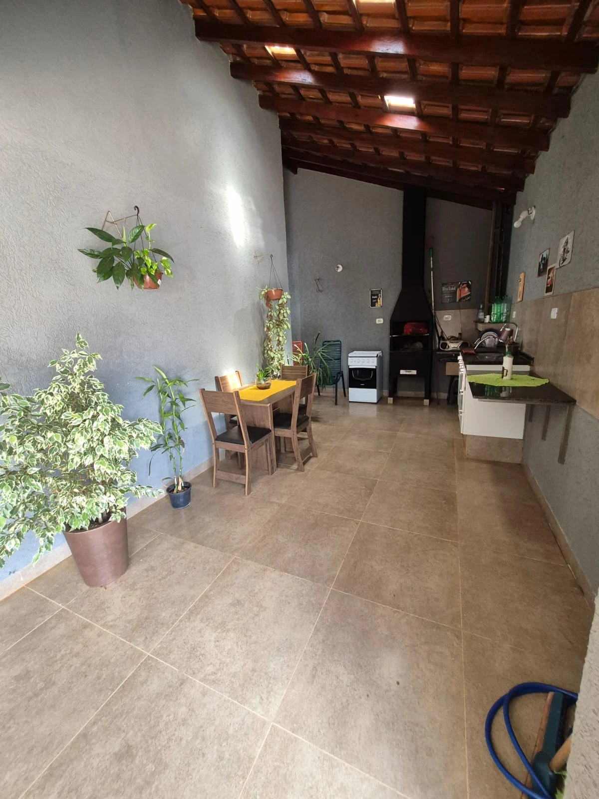 Casa com 3 dormitórios sendo 1 suíte