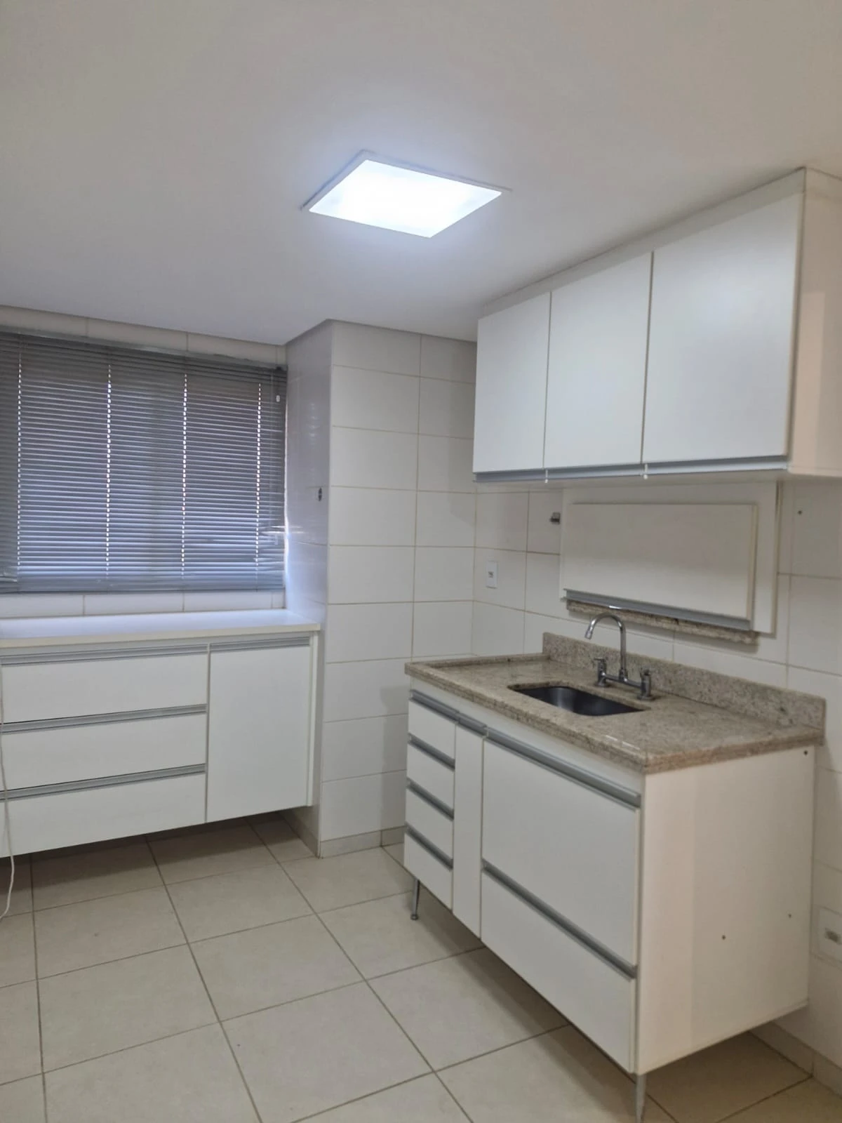 Apartamento com 3 dormitórios (sendo 1 suíte), edifício com portaria 24 horas e lazer completo
