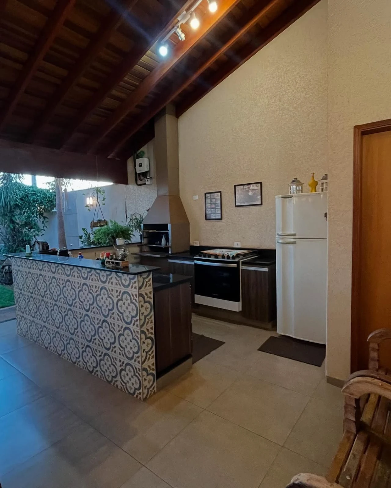 Casa com 2 suítes (ambas com closet)