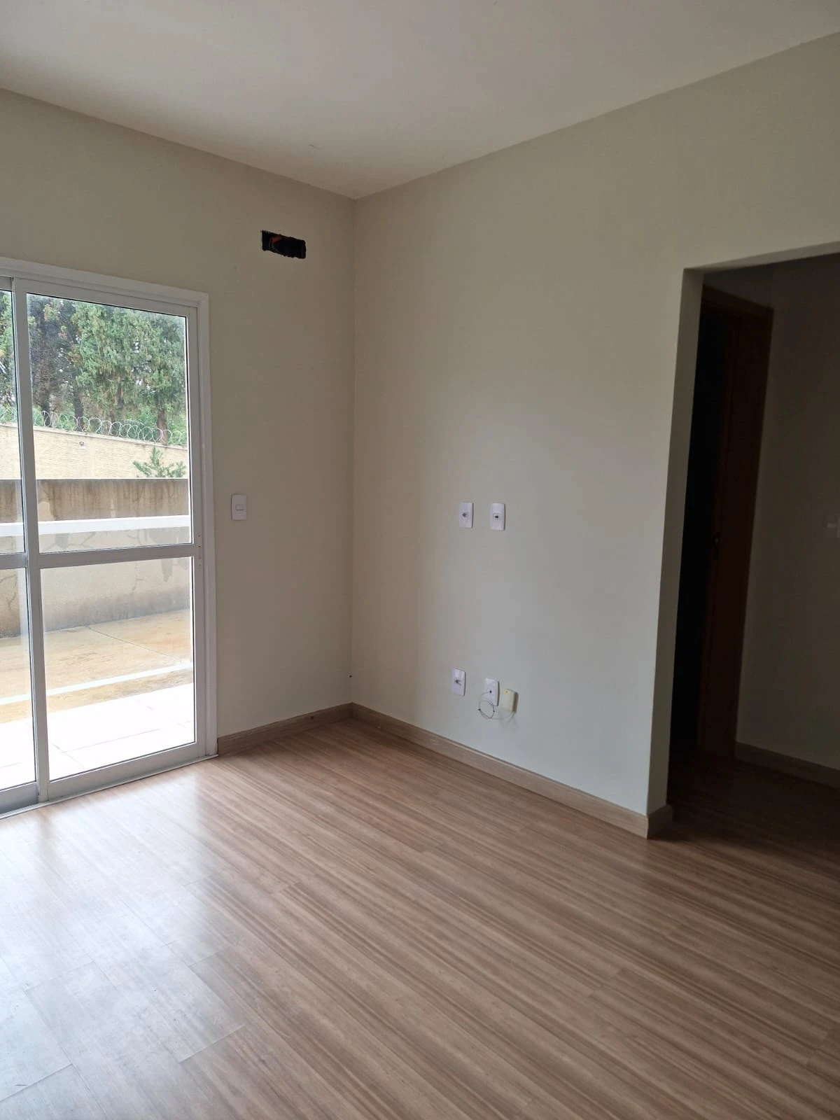 Apartamento com 2 dormitórios, 2 vagas de garagem e portaria remota