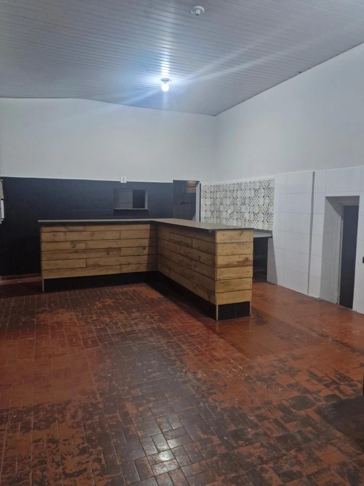 Ponto comercial + residência