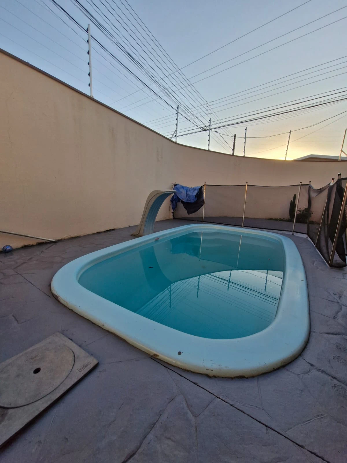 Casa com 3 suíte, piscina e excelente localização