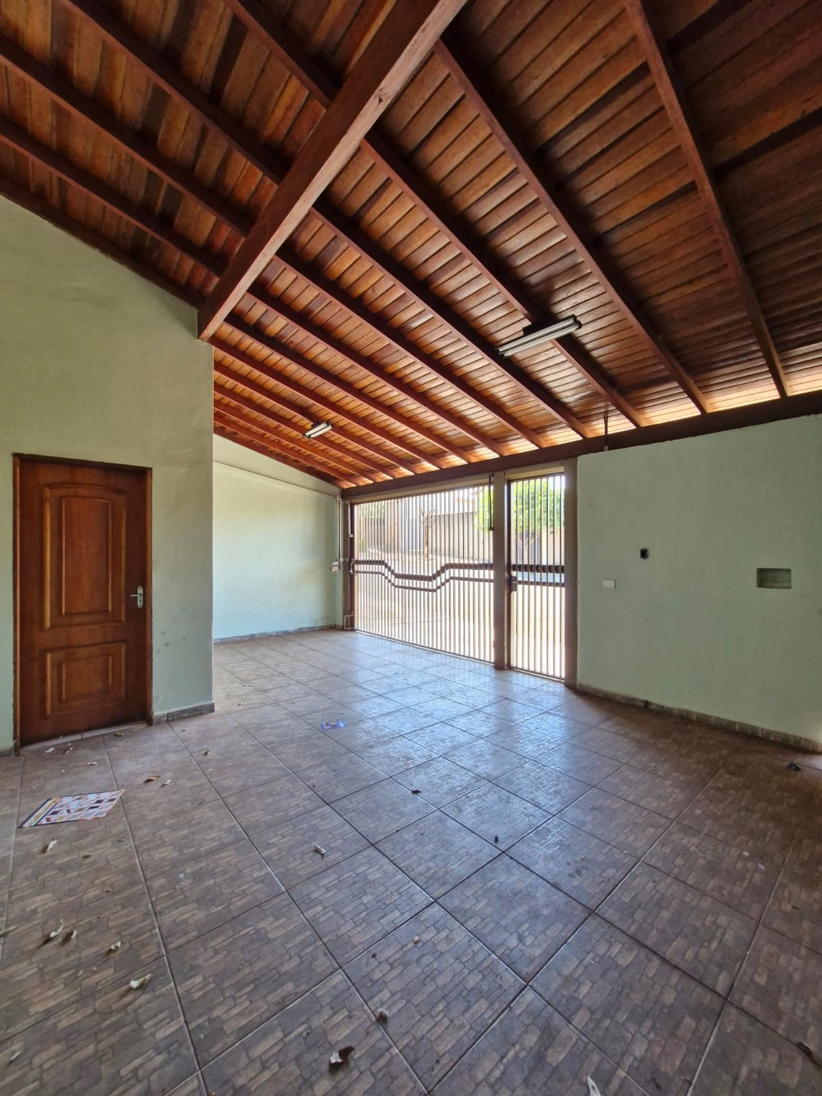 Casa com 2 dormitórios (sendo 1 suíte)