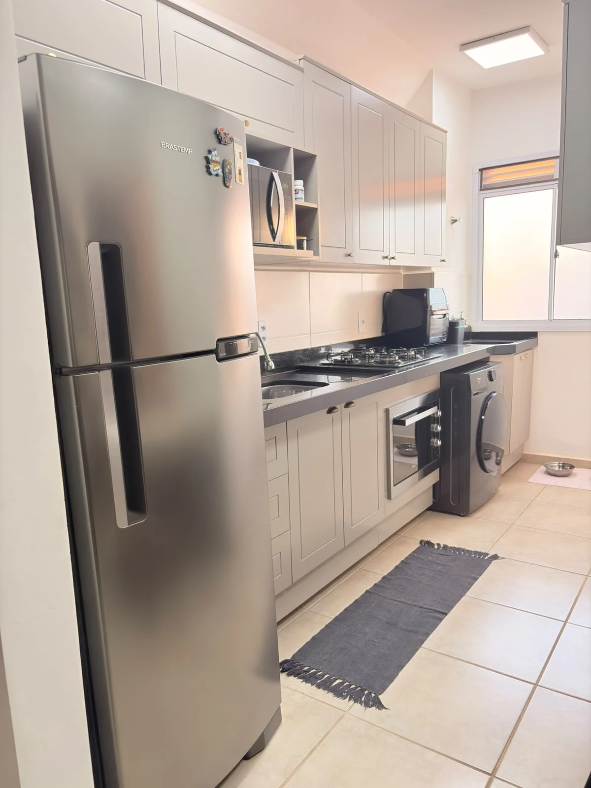 Apartamento com 2 dormitórios e mobiliado
