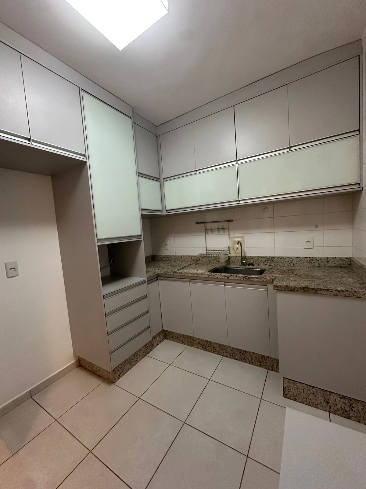 Apartamento com 2 dormitórios (sendo 1 suíte) no centro
