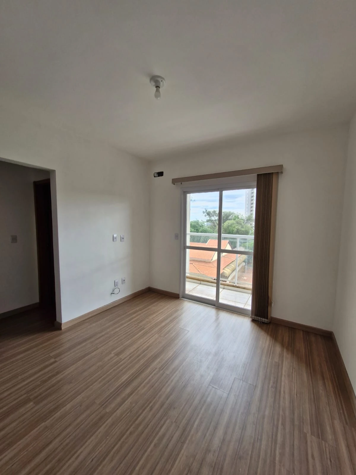 Apartamento com 2 dormitórios e móveis planejados