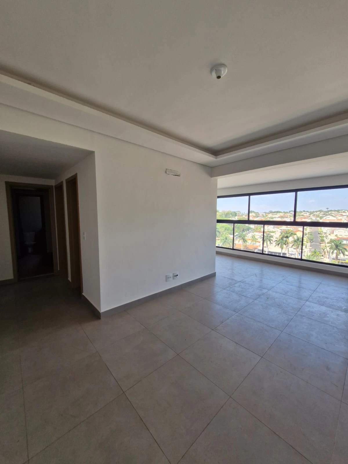 Apartamento no centro com 2 suítes e 2 vagas de garagem