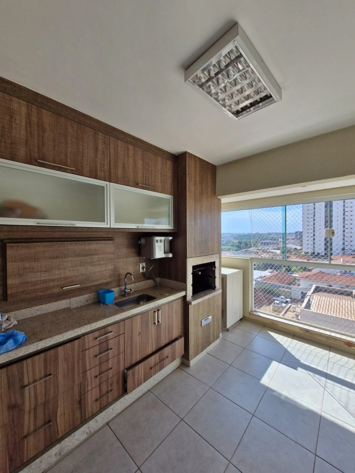 Apartamento com 3 dormitórios (sendo 1 suíte) e varanda gourmet