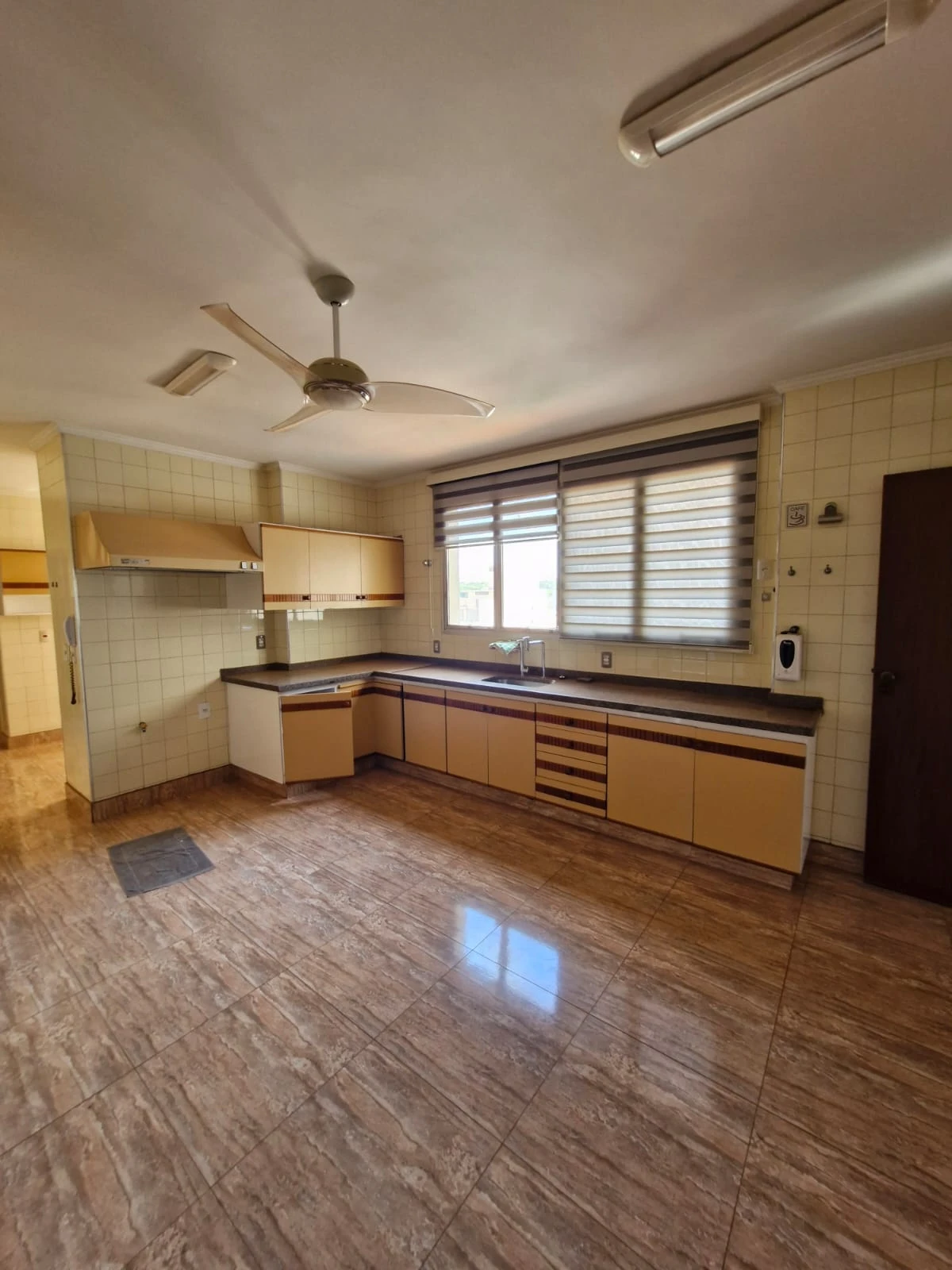 Apartamento no centro, com 3 dormitórios (sendo 1 suíte) e 2 vagas de garagem